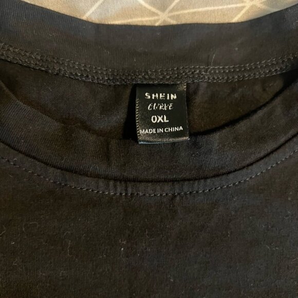 SHEIN graphic tee - Picture 3 of 6